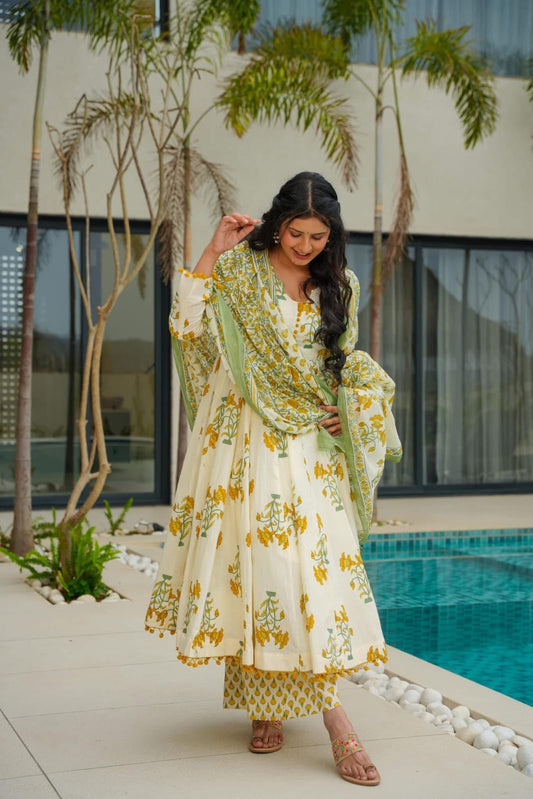 Jaipuri Floral Bliss: A Modern Ethnic Look