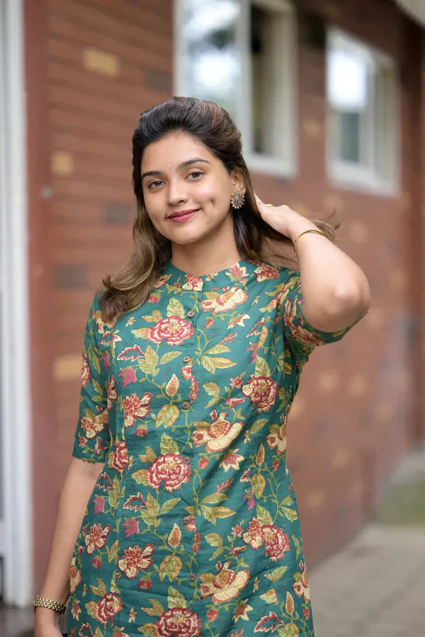 Elegant Green Floral Kurta Set For Women