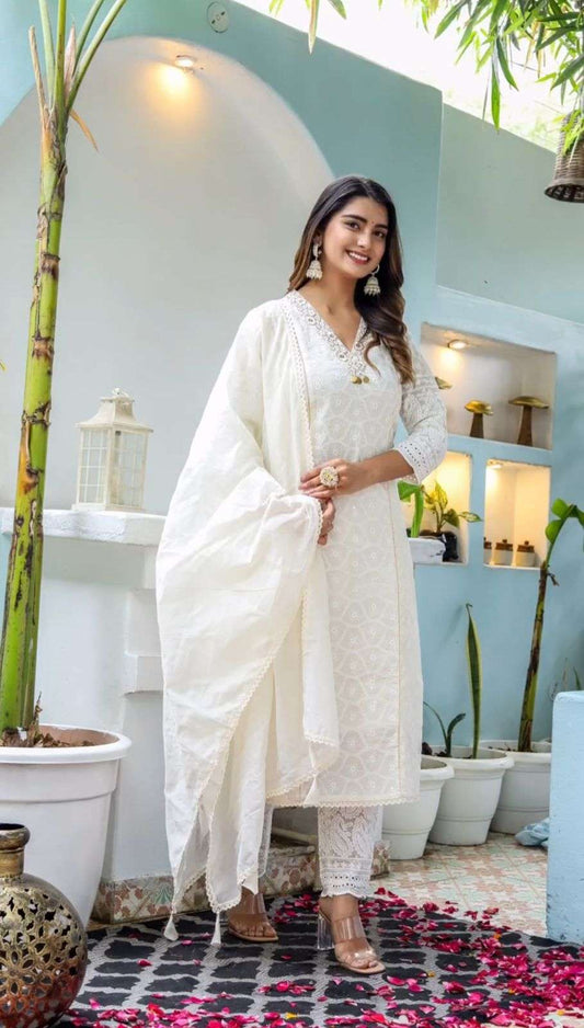 Chickankari Kurti Pant Set With Embroidered Lace And Chanderi Dupatta