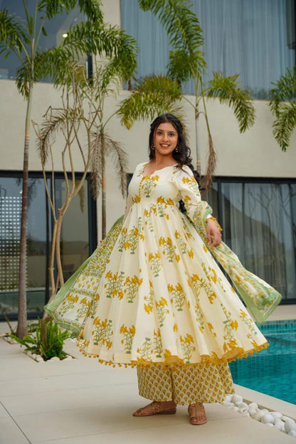 Jaipuri Floral Bliss: A Modern Ethnic Look